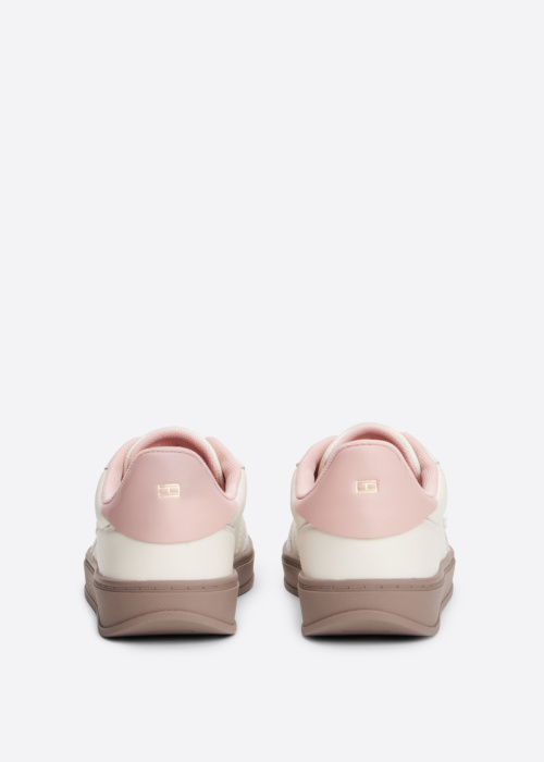 Tommy Hilfiger kedas