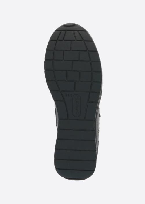 Кроссовки Caprice