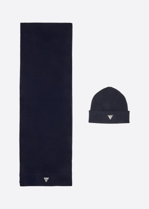 Комплект зимней шапки и шарфа в подарочной коробке Guess