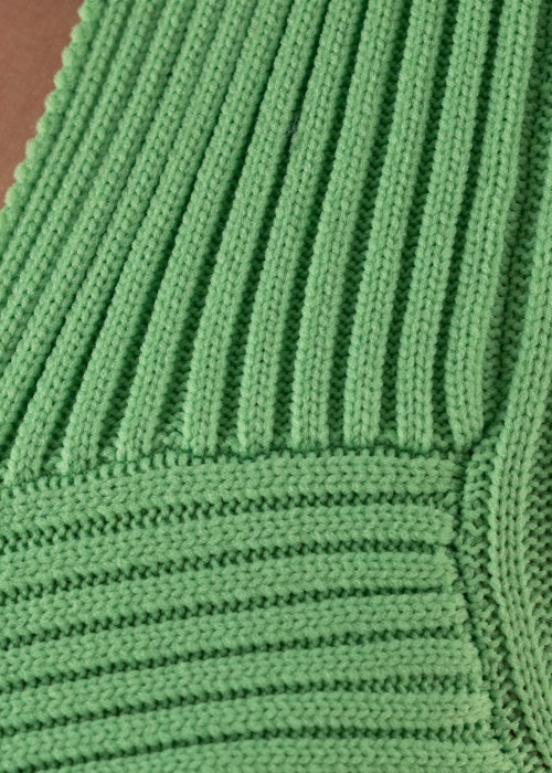 Y.A.S svīteris Hally