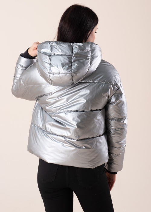 Noisy May virsjaka Maxima 