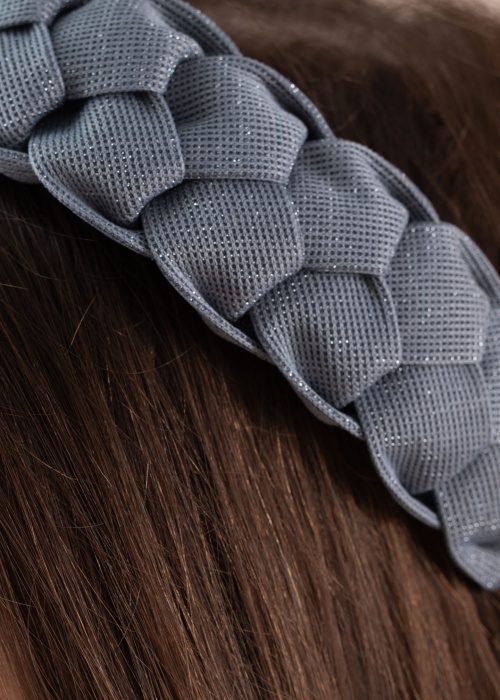 Pieces galvas stīpiņa