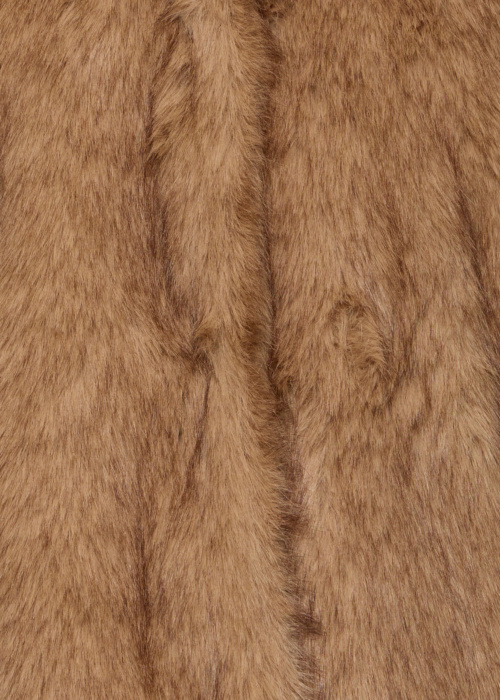 b.young kažoks Akaja