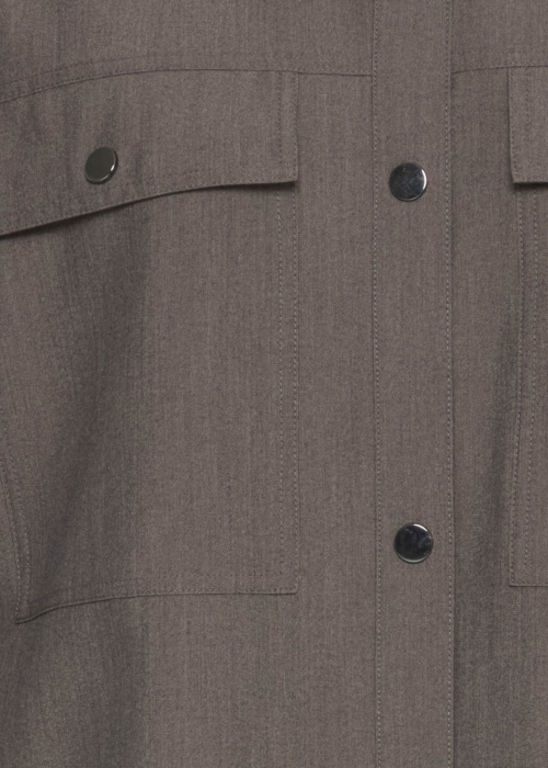 b.young blūze Danta