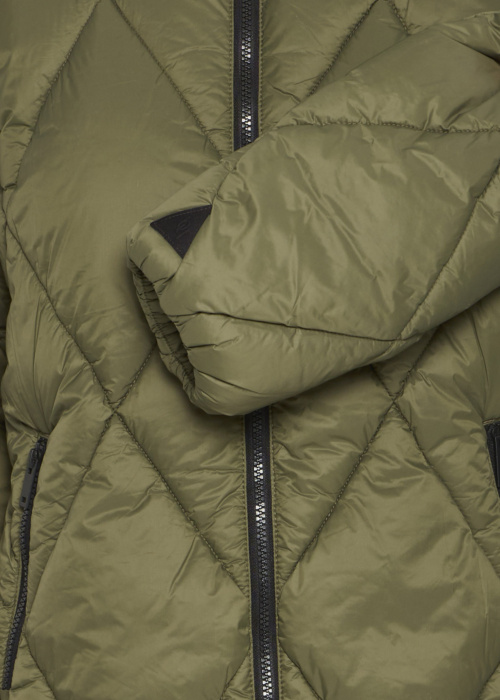 b.young ziemas metelis Bominax