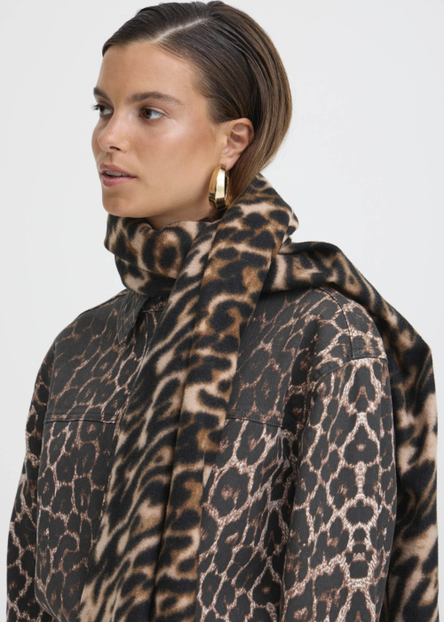 b.young šalle Weopard