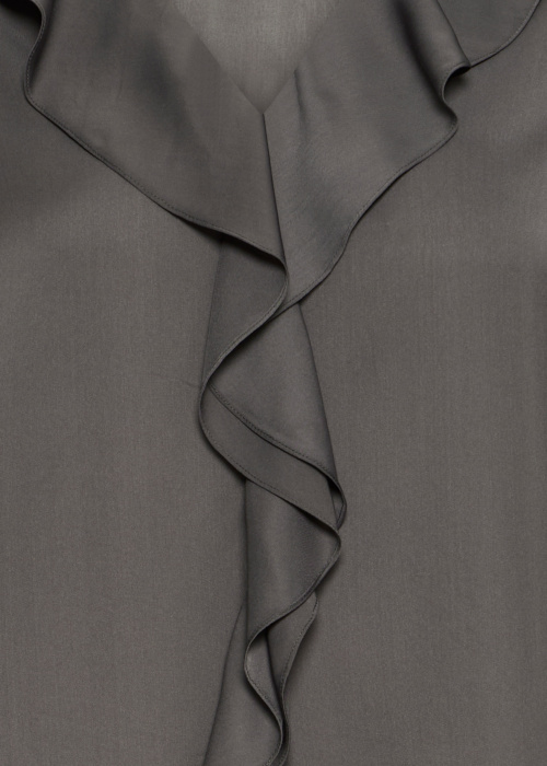 b.young blūze Igomi