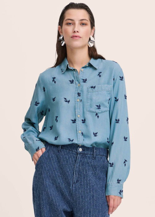 b.young blūze Kosmo