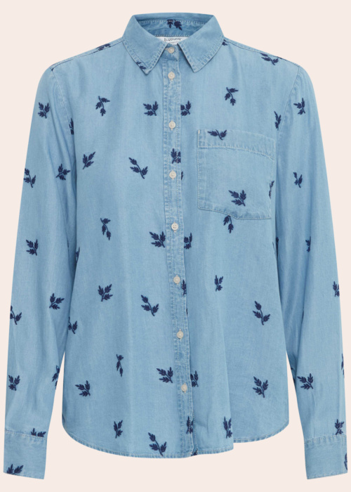 b.young blūze Kosmo