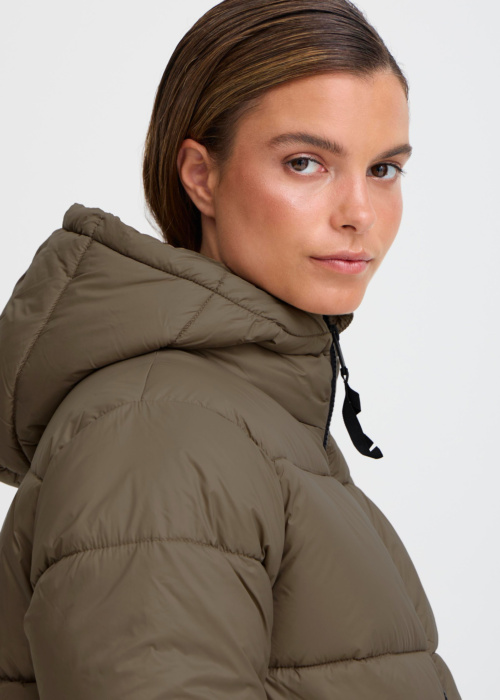 b.young Ziemas virsjaka Bominax