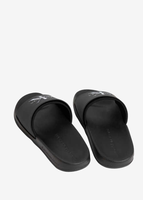 Calvin Klein baseina iešļūcenes