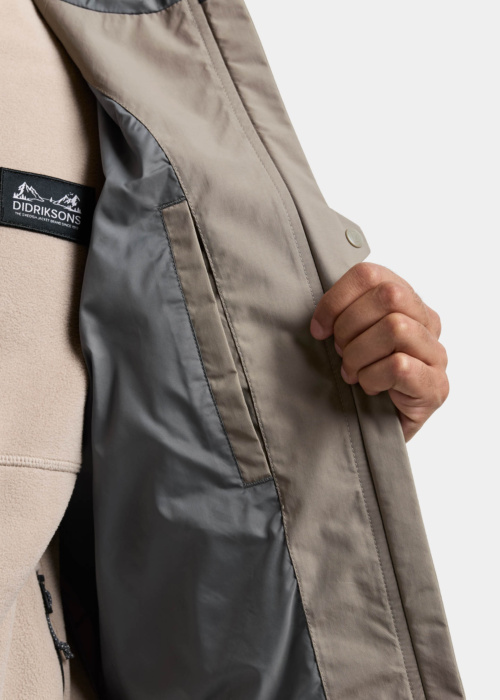 Didriksons pavasara-rudens virsjaka Dario