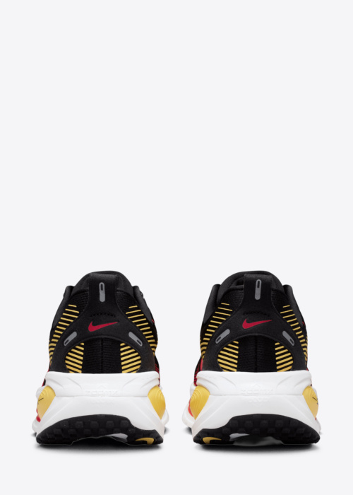 Беговые кроссовки Vomero 18 Nike