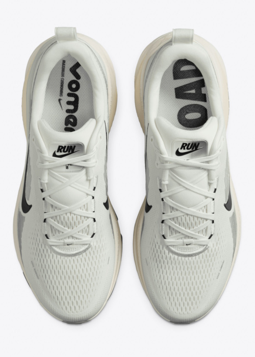 Беговые кроссовки Vomero 18 Nike
