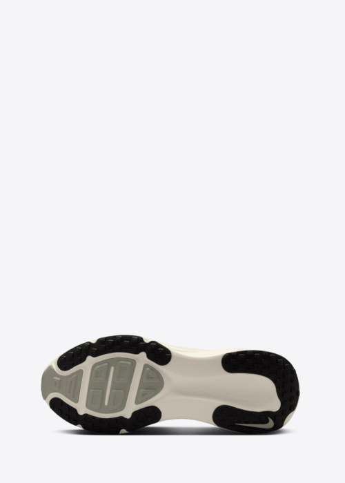 Беговые кроссовки Vomero 18 Nike