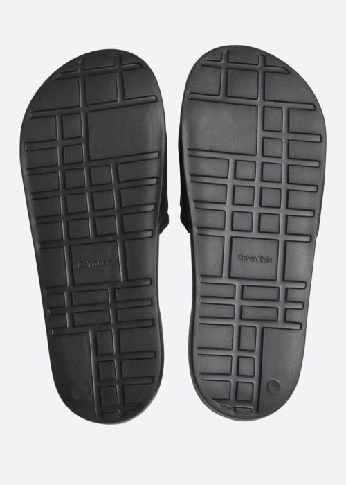 Calvin Klein baseina iešļūcenes