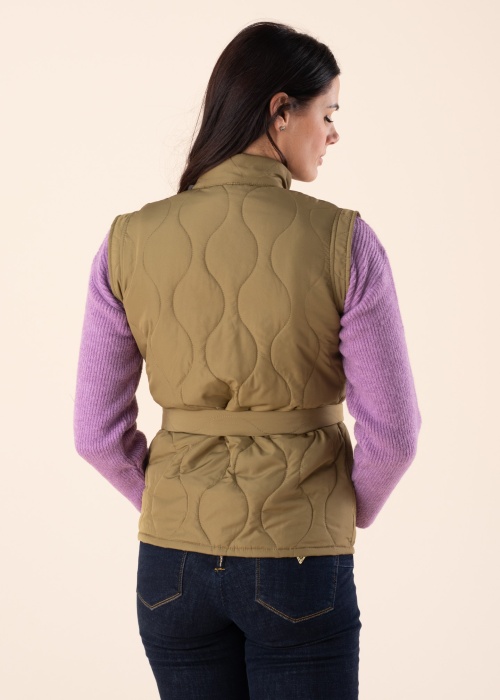 Vero Moda veste Emma