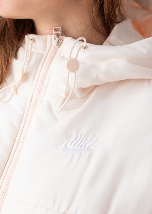 Nike Ziemas virsjaka