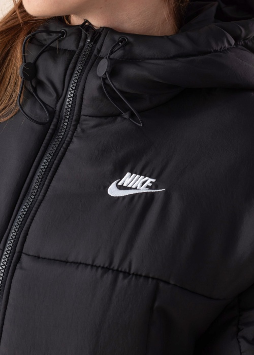 Nike Ziemas virsjaka