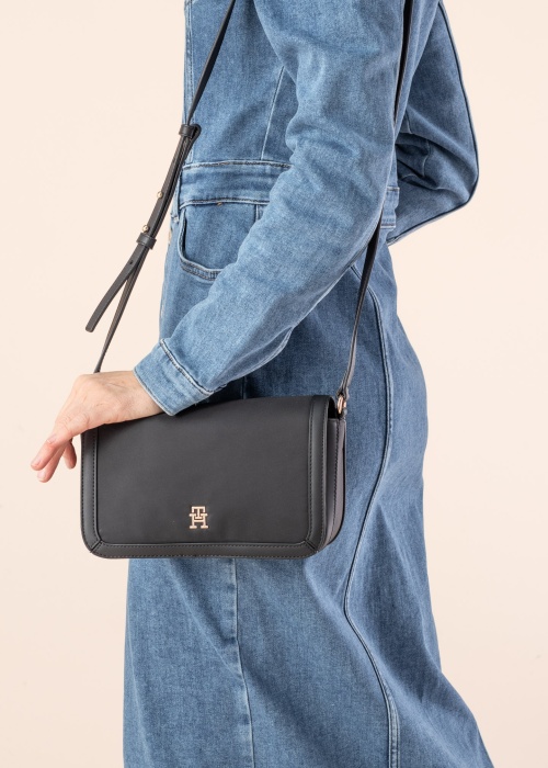 Tommy Hilfiger plecu soma Essential