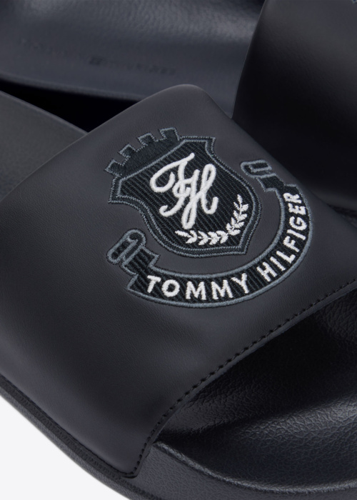 Tommy Hilfiger baseina iešļūcenes