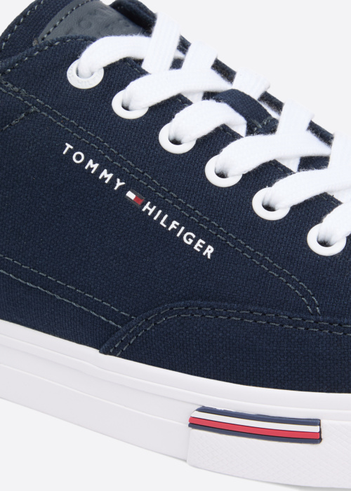 Tommy Hilfiger kedas
