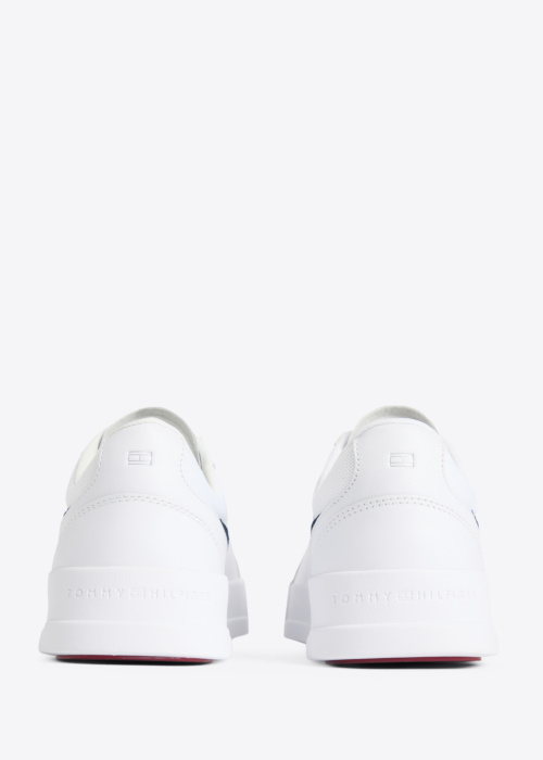 Tommy Hilfiger kedas