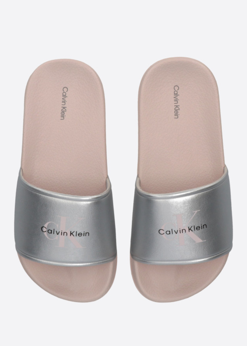 Calvin Klein baseina iešļūcenes