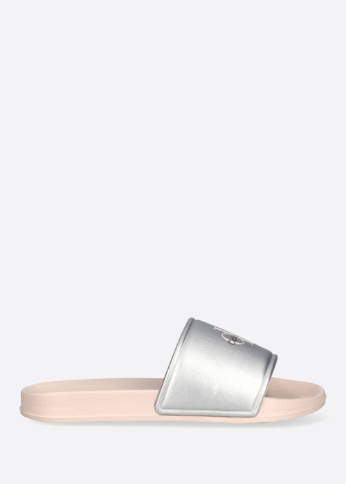 Calvin Klein baseina iešļūcenes