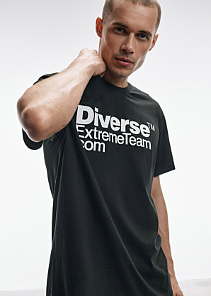 Diverse Īsās piedurknes T-krekls