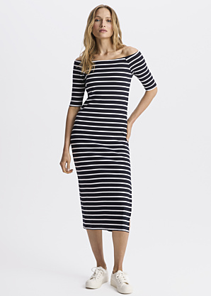 Diverse kleita Feyela