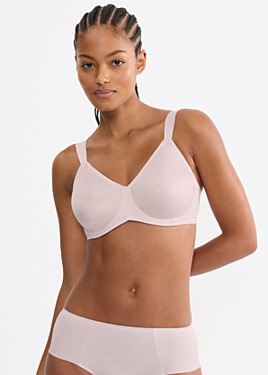 Triumph krūšturis Essential Minimizer