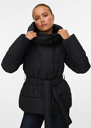 Vero Moda stepeta pavasara-rudens virsjaka Mia Keita