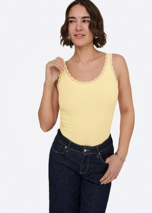 Only tops Sara Sharai