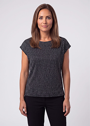 Kairi Vilderson tops
