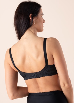 Naturana krūšturis