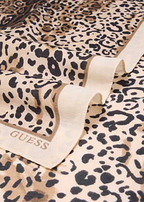Весенне-осенний шарф Guess