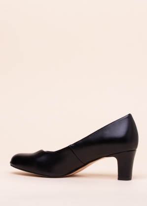 Jana slēgtas kurpes