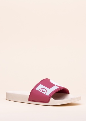 Levi's baseina iešļūcenes June L O