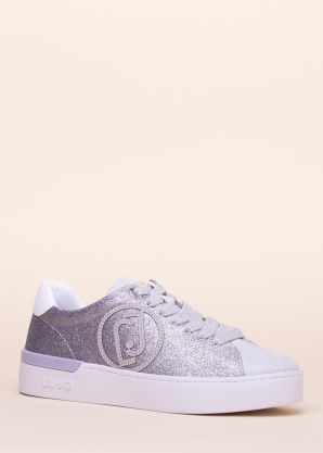 Liu-Jo kedas Silvia 82