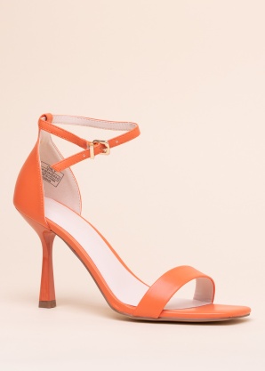 Only kurpes Aubrey-1