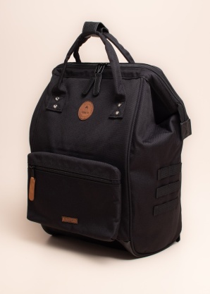 Cabaia mugursoma Berlin