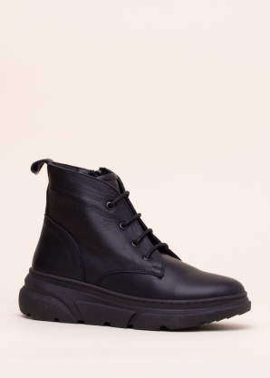 Molly Bessa puszābaki