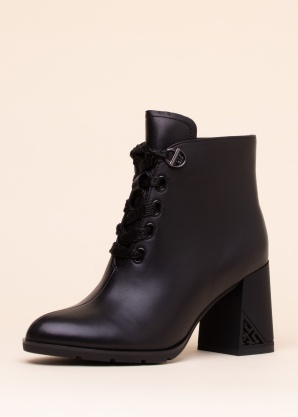 Loretta Vitale puszābaki