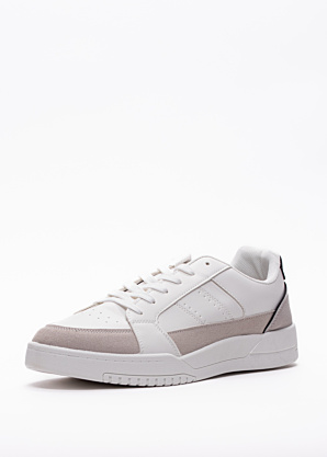 Best Buy kedas D.T. New York