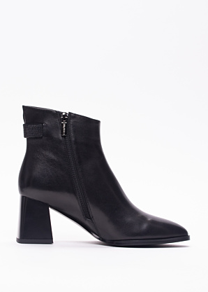 Loretta Vitale puszābaki