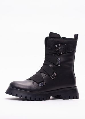 Molly Bessa puszābaki