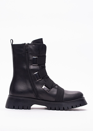 Molly Bessa puszābaki