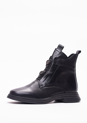 Molly Bessa puszābaki