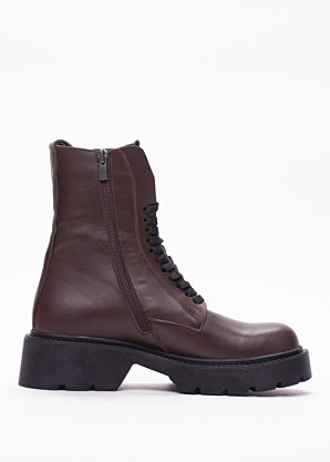 Molly Bessa puszābaki